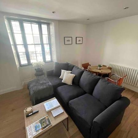 Abergavenny Center 2-Bed Flat Daire Dış mekan fotoğraf