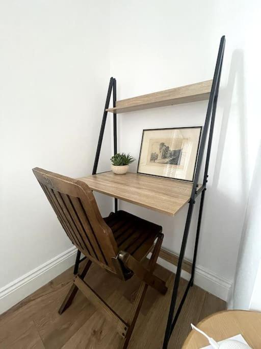 Abergavenny Center 2-Bed Flat Daire Dış mekan fotoğraf
