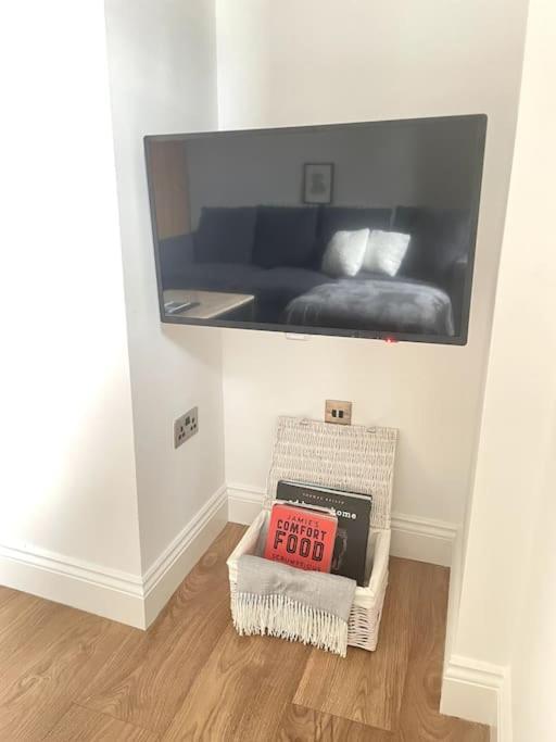Abergavenny Center 2-Bed Flat Daire Dış mekan fotoğraf