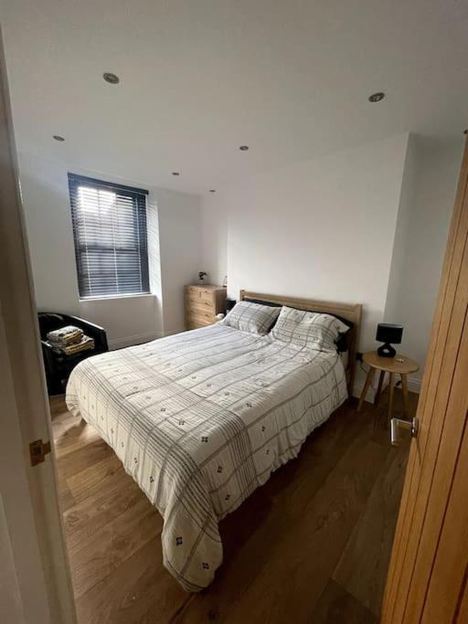Abergavenny Center 2-Bed Flat Daire Dış mekan fotoğraf
