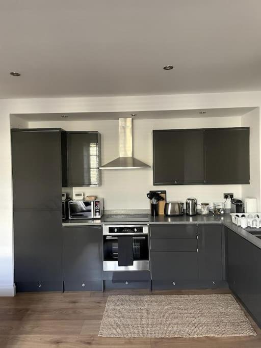 Abergavenny Center 2-Bed Flat Daire Dış mekan fotoğraf
