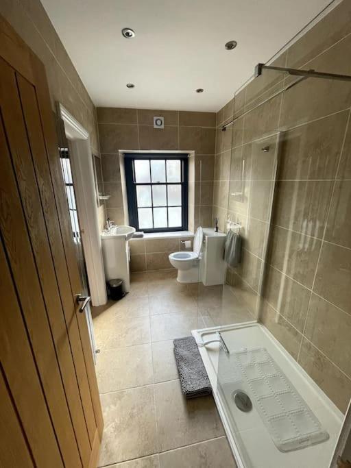 Abergavenny Center 2-Bed Flat Daire Dış mekan fotoğraf